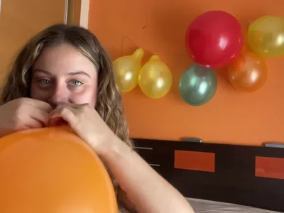 Bee Looner dominates and humiliates with her feet inexclusive HD Onlyfans video