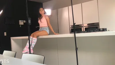 Esperanzadelhorno's BTS will make you want to watch her lesbian scene in front of the camera
