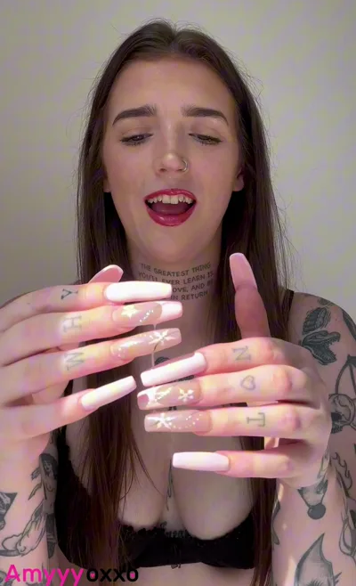 Amyyyoxxo gives jerk off instructions and gives a British accent while getting her long nails pounded