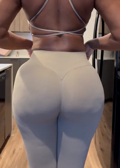 Barbie Is Juicy gets her juicy pussy pounded in exclusive homemade video