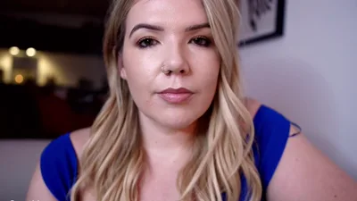 Anna Scot's kinky virtual sex with stepmom in POV
