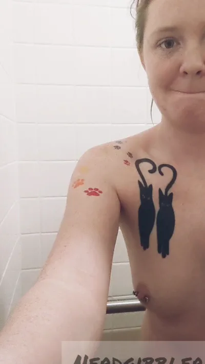 Nerdgibbler gets a hot hospital treatment with a vibrator