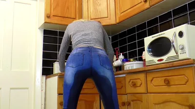 British MILF Clarissa Peeing her jeans for your fetishistic pleasure