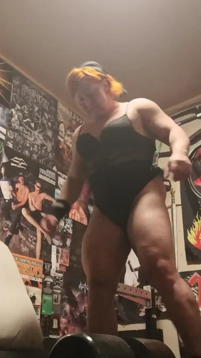 Anna K Powerlifter dominates & teases with her real feet in exclusive onlyfans video