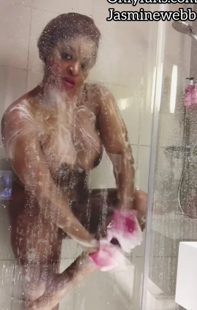 Jasmine Webb's steamy homemade video: Onlyfans exclusive!