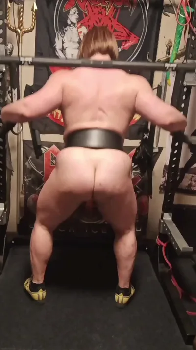 Anna K Powerlifter dominates and squats naked in exclusive Onlyfans video