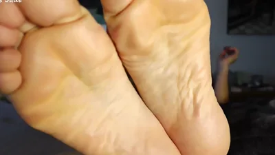 Watch Goddess Miss Jade Get Her Feet Dominated & Worshiped by My Feet