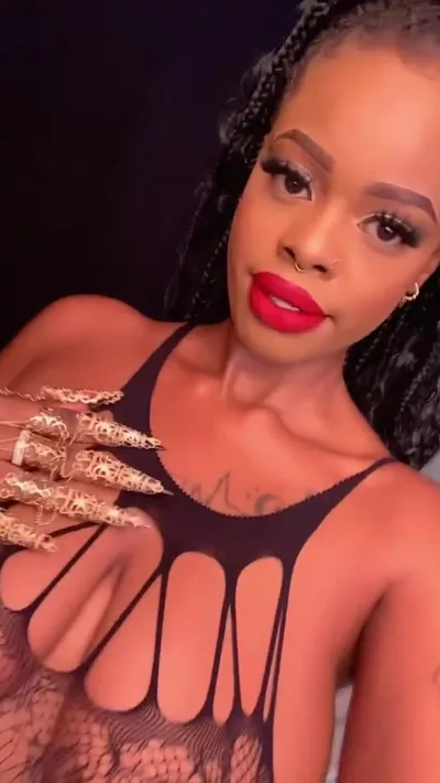 Tekila Roze's exclusive video: Red lipstick on a real girl's natural tits in HD