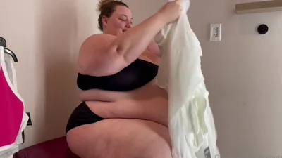 Watch Lisalou Aka Lisaloussbbw's private changing room clip for onlyfans only!