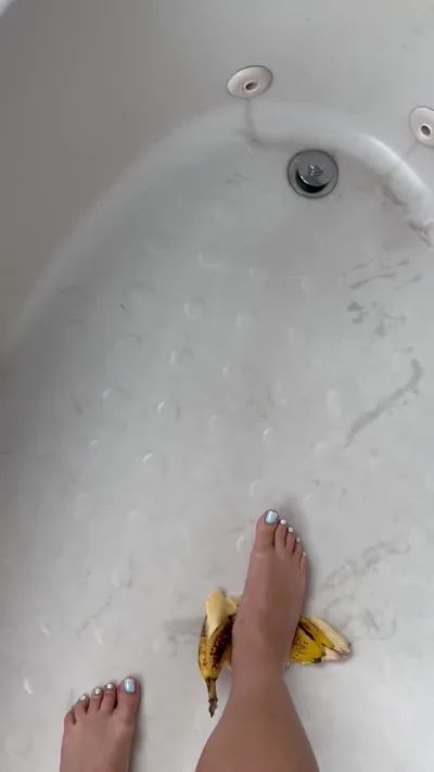 Mila Jay Aka is the hottest MILA Jay in onlyfans video -ayson with a banana and a straight penis