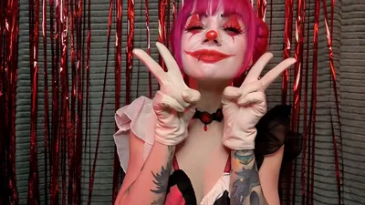 AmilyRose69's clown face makes youalloween jealous with her bouncing tits and gloves