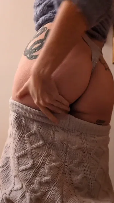 Suzie Luv shows off her hot body in sexy homemade onlyfans clip - Aka Suzie Luv 12 04 2025