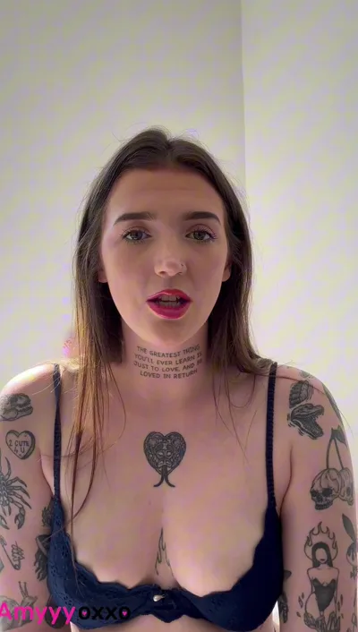 Amyyyoxxo gets humiliated and punished by her British boss for being a loser