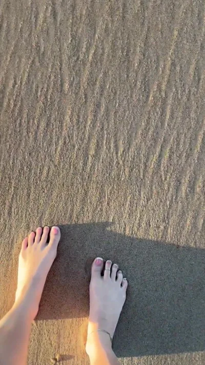 Pretty Feet dominates and teases in exclusive solo session with My Friends Were With Me The Entire Trip The Toe Prints