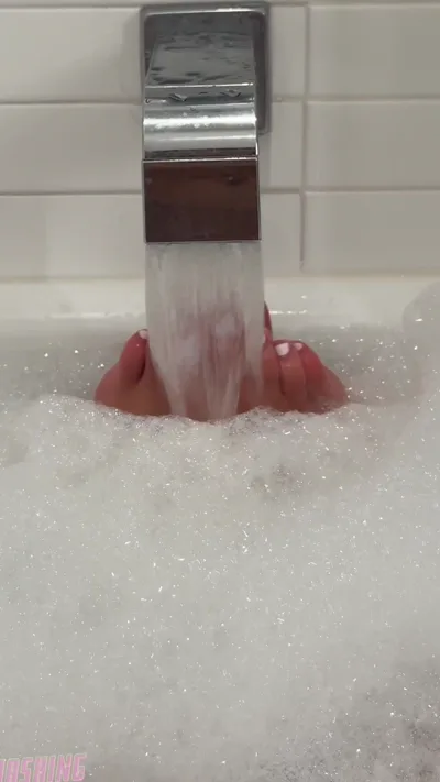 Watch flashingemma's first ever homemade video - Onlyfans exclusive!