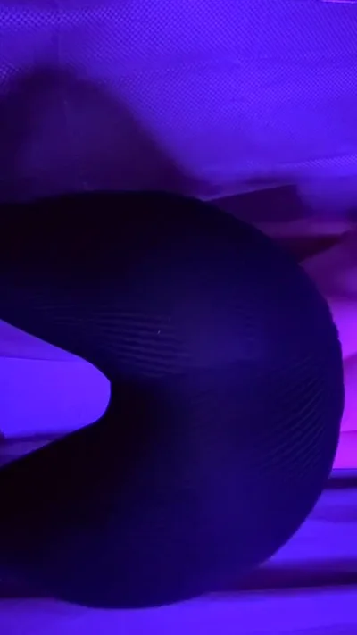 Amaluwu8 dominates with her feet and real femdom skills in Onlyfans Video