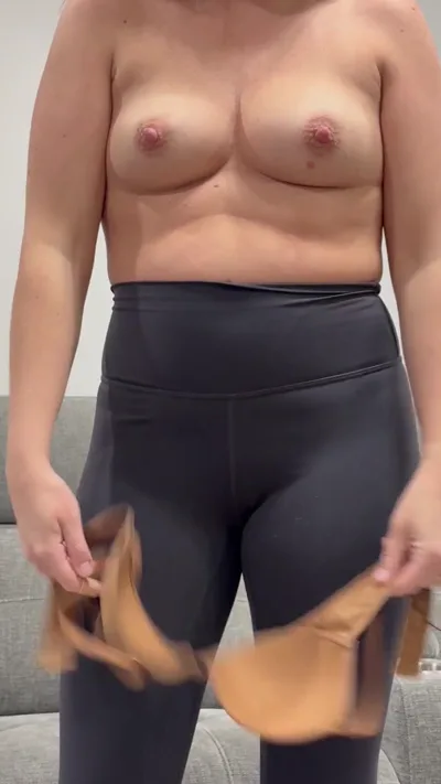 Redfox1075's steamy naked video - Aka Redfox1075's first time on camera!