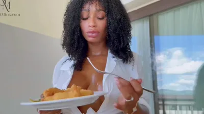Sarai Minx gets a private show in HD Onlyfans video with real girl and trending news