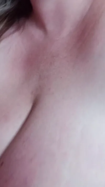Anya's Massive Tits Get a Hot Sifterip