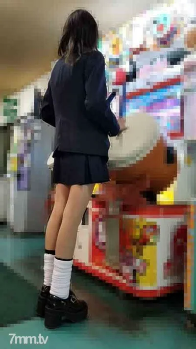 Jav Girls take a hot creampie in private during their uncensored public shoot with FC2-PPV-2660408