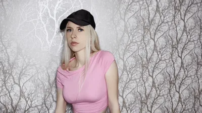 Paradise Jessie gets wet and wild in her jeans, peeing and eating until she's completely drained