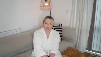 Anna Scot, the kinky stepmom, gets a surprise from you while you're away