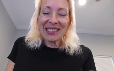 Sex with MILF Stella - The Foot Maiden Experience - POV Footplay