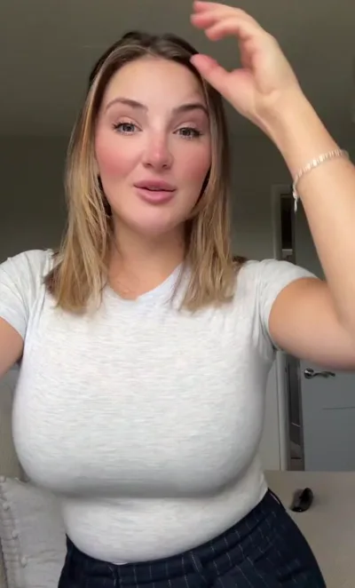 Alice Maria Aka Aliceiloves 01: A Real Amateur Gets Down and Dirty in Onlyfans Video - Exclusive!