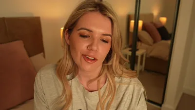 Anna Scot from Stepsister visits college & gets naughty with virtual sex