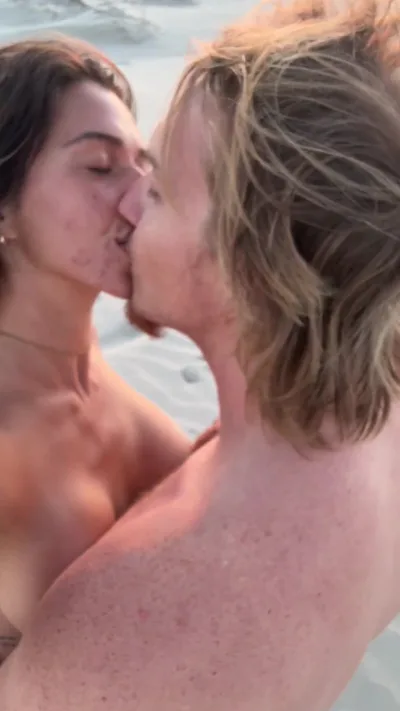 Watch Hayley and Kian's steamy homemade video caught between the sunset and your lips - Real girl onlyfans video
