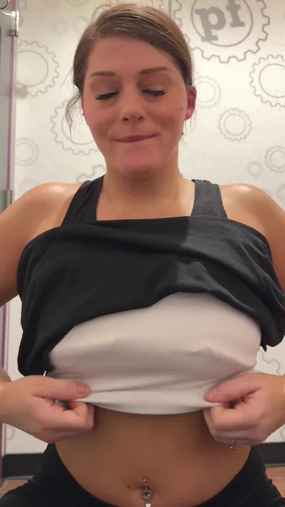 Dirtycouple52's Quick Gym Video: Aka & Onlyfans Get Dominated in Real Life