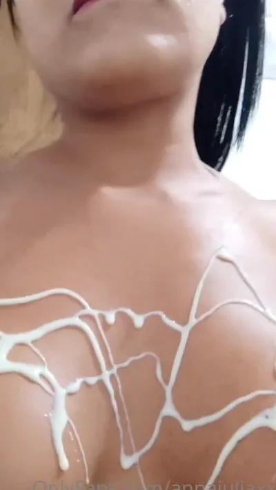 Ana Julia Star's hot homemade video leaked on Onlyfans - Real girl gets wild with Annajuliaxxx