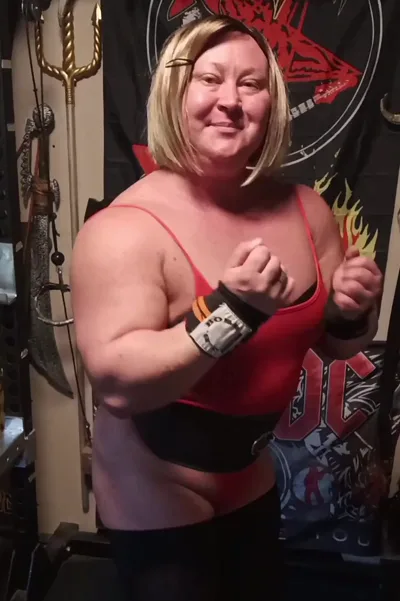 Anna K Powerlifter's Onlyfans Training Bicep And Gripper in Crazy Outfit 2: Aka Annakpower's Onlyf