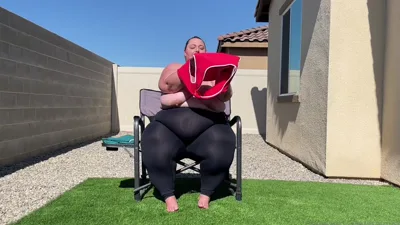 Lisalou Aka Lisaloussbbw'ssweaty 1742 Min Onlyfans video is now for sale on Private Model