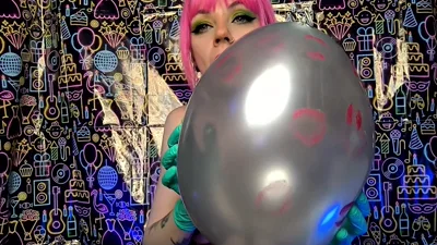 AmilyRose69 Kisses a Balloon with her gloves & lips