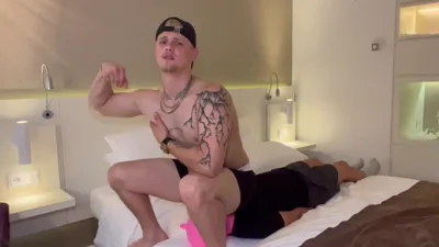 Robin Soles dominates Master Phil with her feet, ass, and real-life bbw skills in Onlyfans Video Masterphilde Sweat