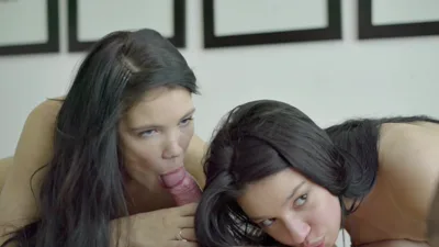 Lovenia Lux & Evelyn swap cum in hot threesome with SiteRip