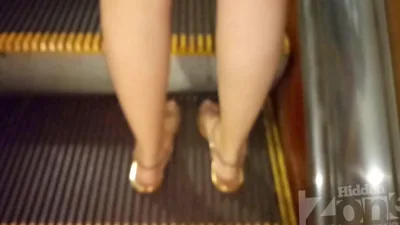 Hidden Zone spies on upskirt beach action in HD