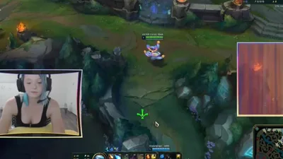 Nerdy gibbler joins in on Twitch stream for a wild game of Clash with friends