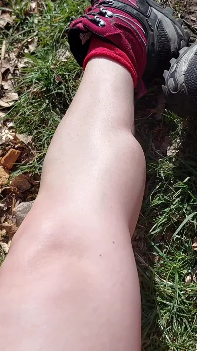 Ruda Xsh dominates Aka Ruda Xsh in exclusive femdom video on a hike