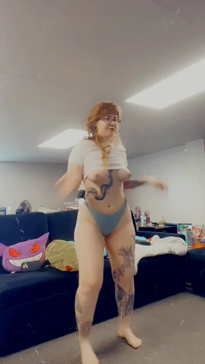 Skylarsharkvip gets a private show with real girl in HD Onlyfans video