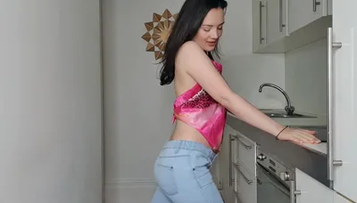 Faye Taylor gets kinky in the kitchen with wet and messy jeans fetish