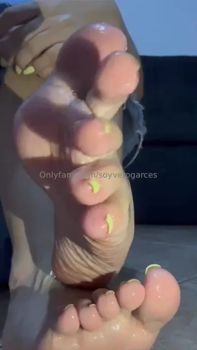 Watch Veronica Garces dominate and humiliate with real fetish feet in Onlyfans video Leaked: Onlyfans Video