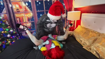 Emojizzman gets kinky with Christmas cosplay & deepthroats till she's covered in cum