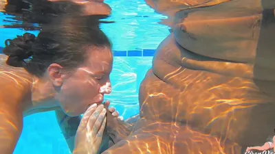BBC BJ from Ciren Verde Gives a Deep Blow in the Pool for Multiple Vids