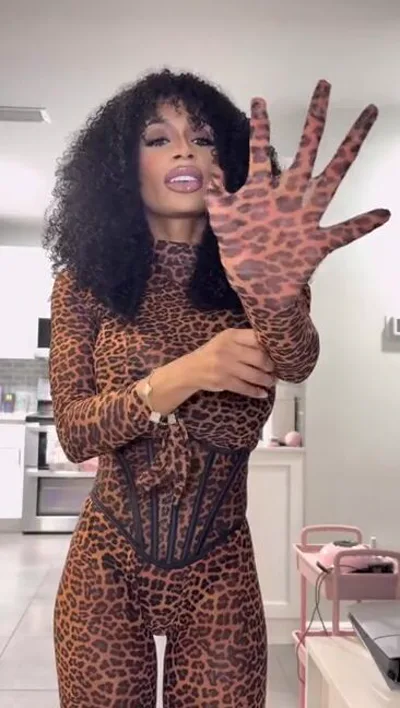 Sarai Minx gets wild in HD with onlyfans & private models - Aka Saraiminxvip 11 03 2025 Onlyfans Video