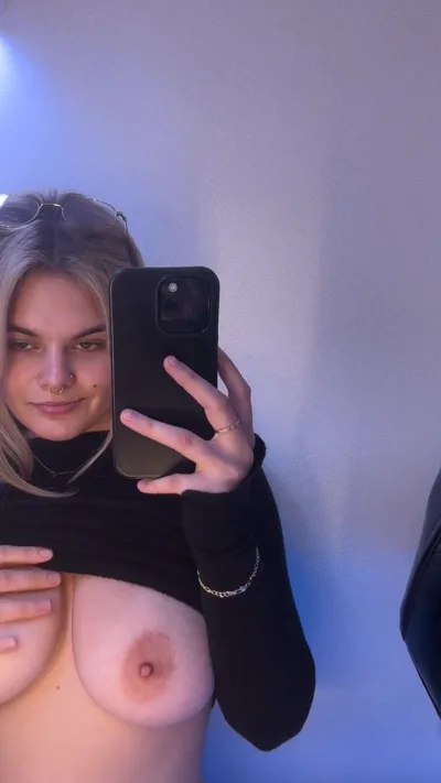 Watch Dasha Bond dominate Akadashbond in a real-life fetish video - Onlyfans Exclusive!