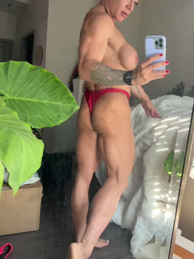 Xxxchelcbaby dominates and teases in exclusive solo session on Onlyfans video