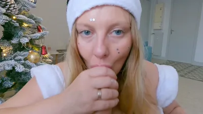 DeNata is Christmas and deepthroats like a pro on Christmas Day