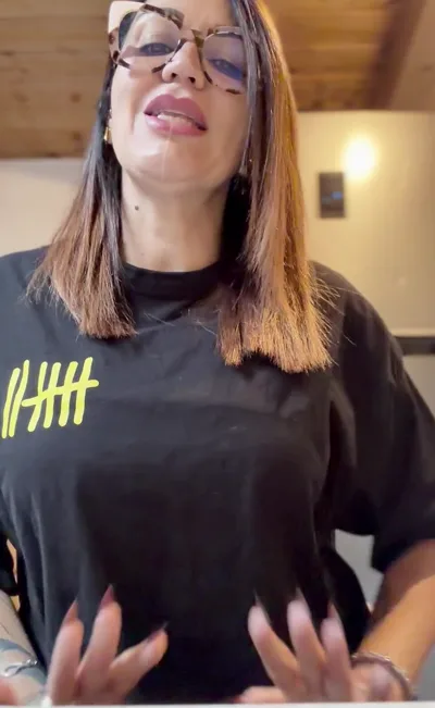 Diana Zilli's steamy homemade video: Onlyfans exclusive view of her natural beauty in HD